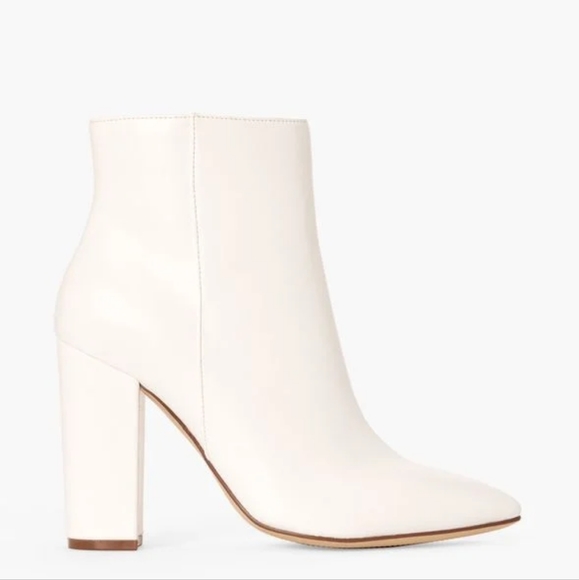 JustFab Ankle Bootie / Size 10 / White